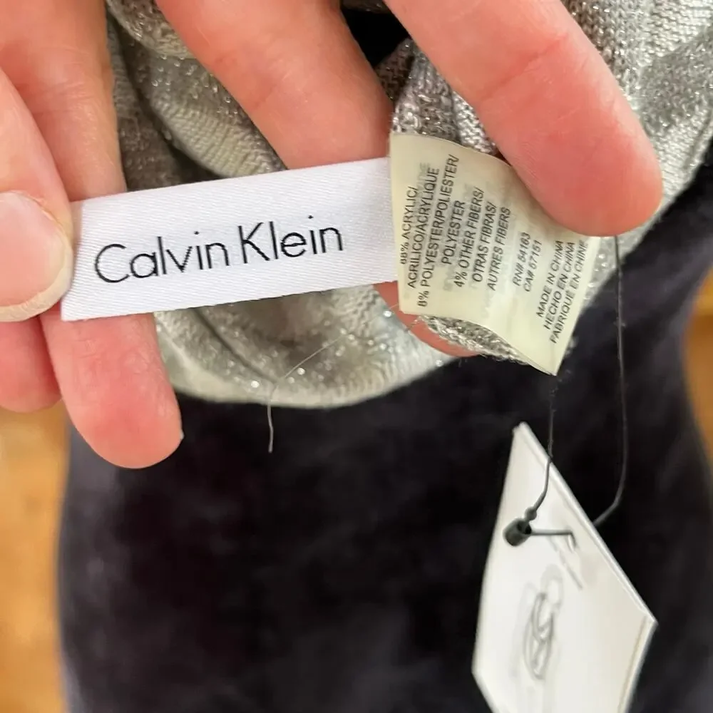 Calvin Klein Women's Silver Chevron Print Infinity Loop Scarf. NEW